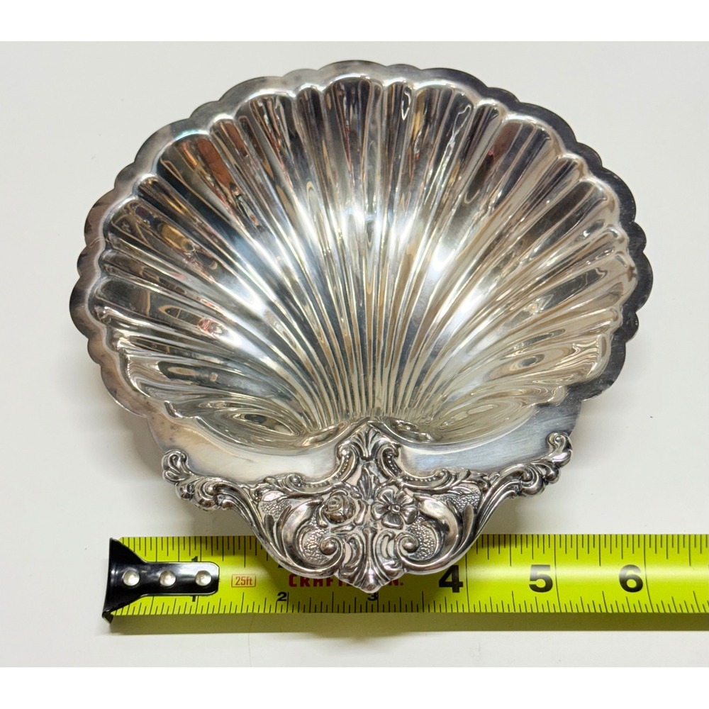 Wallace 471 Silverplate Shell Dish Ornate Floral Handle Footed Candy Bowl 6"